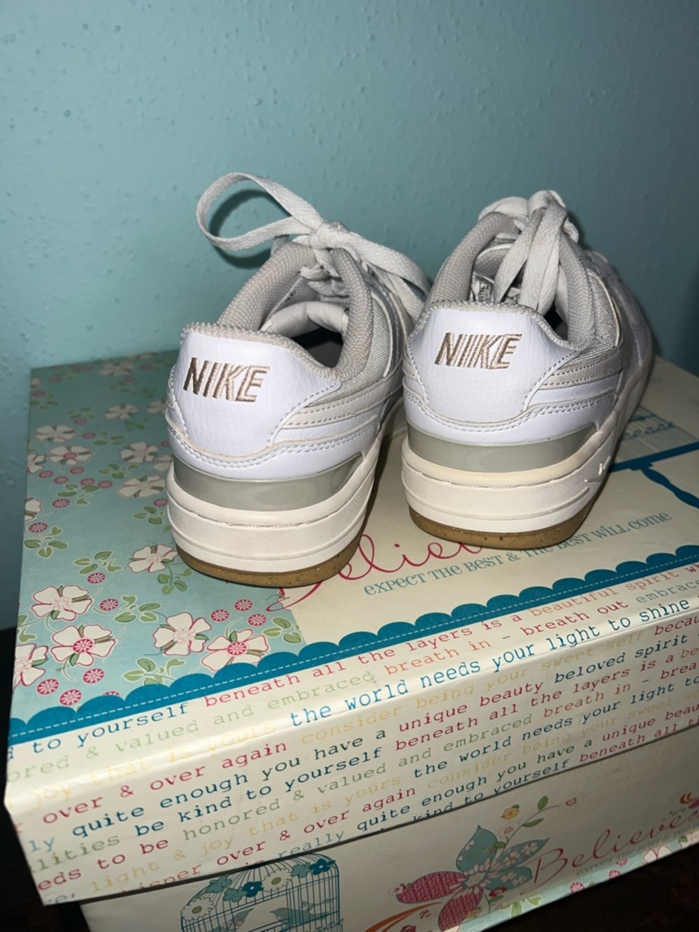 Nike Tennis Shoes - Picture 5 of 7